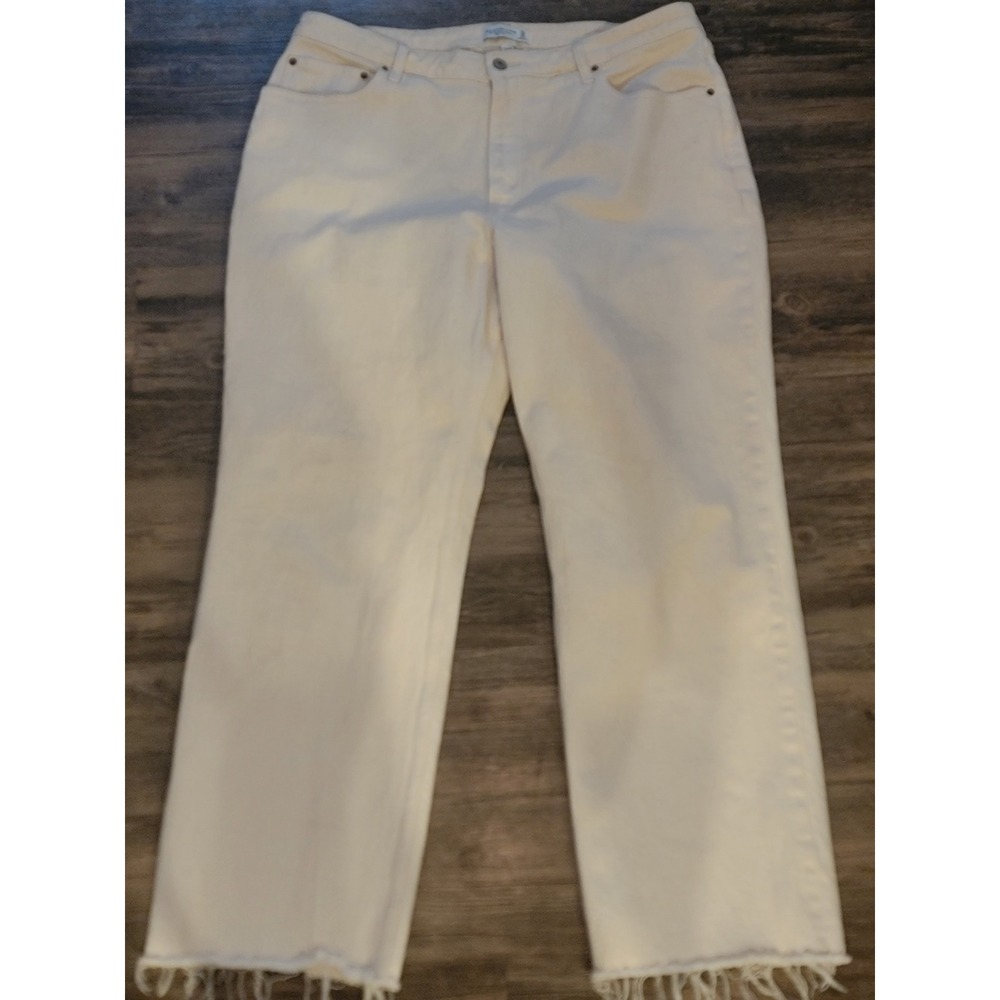 Abercrombie & Fitch Curve Love 90s Relaxed High Rise Jeans White Raw Hem 34/18R